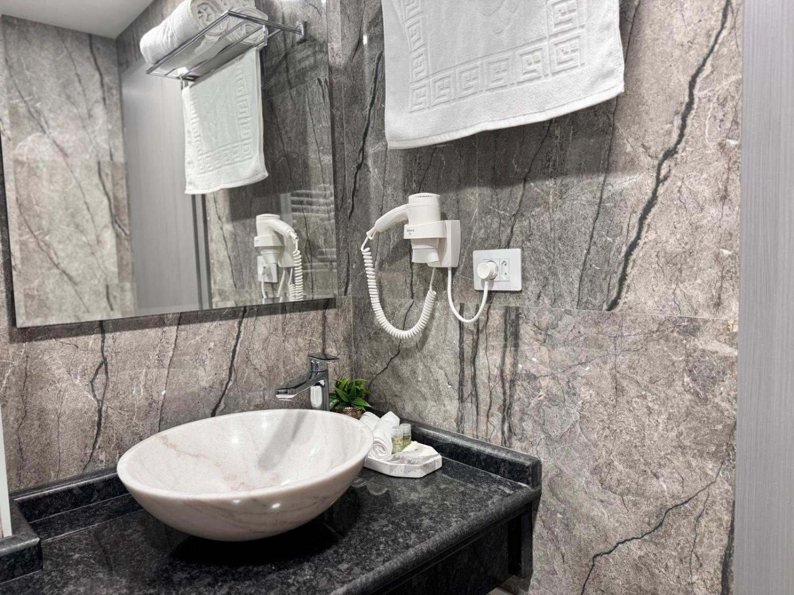 Hanul Domnesc Imperial Hotel & Spa Calan Luaran gambar