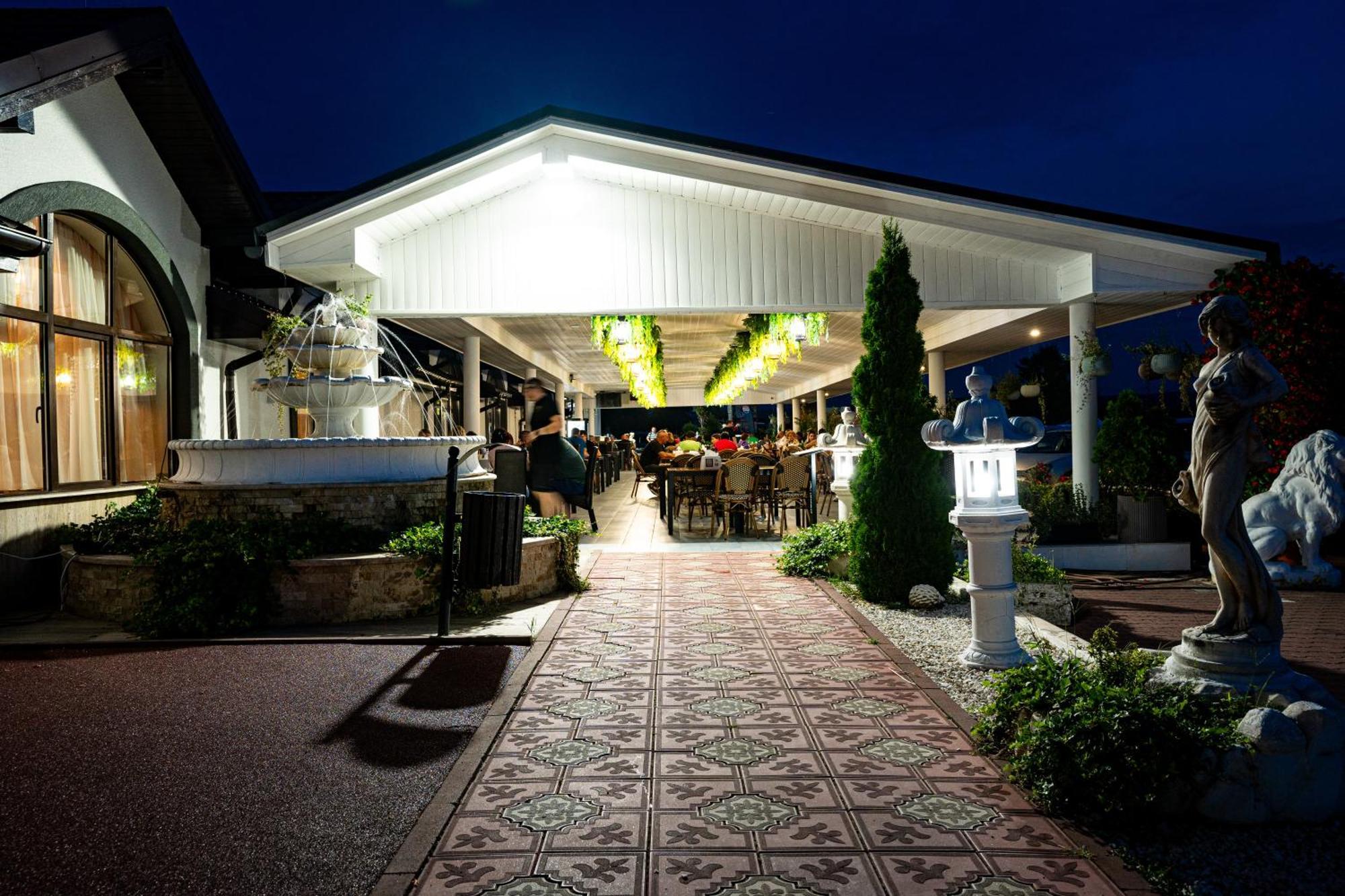 Hanul Domnesc Imperial Hotel & Spa Calan Luaran gambar